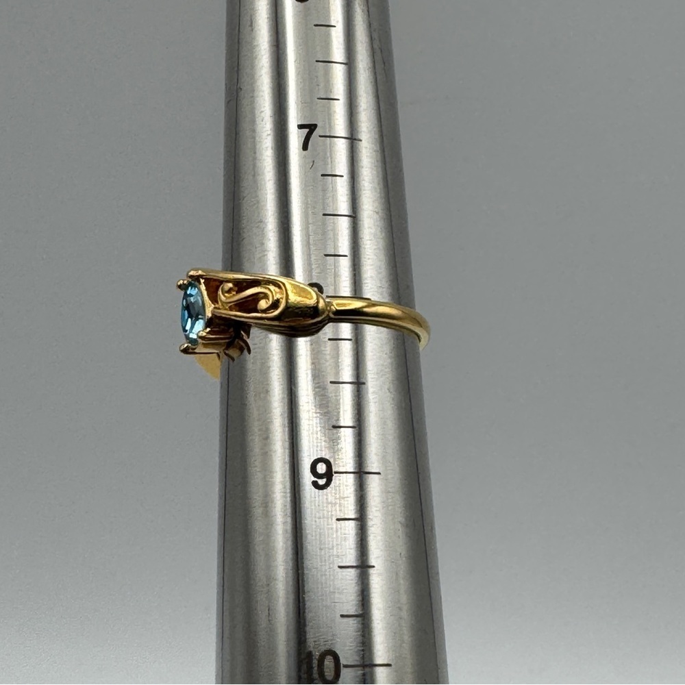 Avon Gold Tone Ring Blue Teardrop Simulated Gemstone Size 8 Vintage Style - Picture 4 of 6